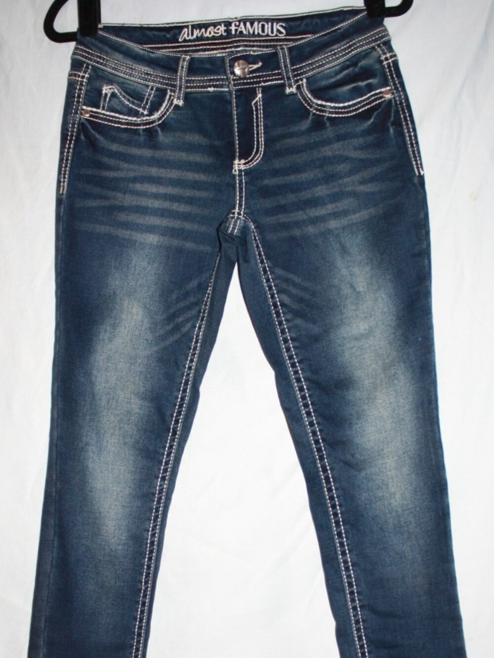 Almost Famous Low Rise Skinny Jeans, Size 5 Juniors